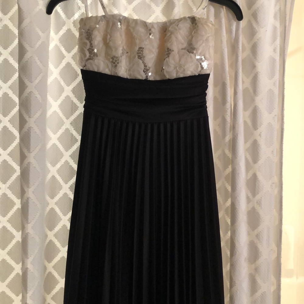 Speechless Black and white strapless dress